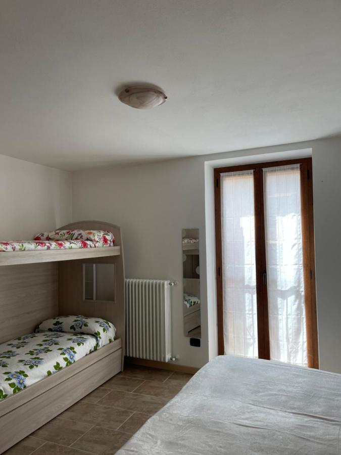 La Casa Di Pucci Nel Borgo Affrescato Di Parlasco Cortenova Exterior photo