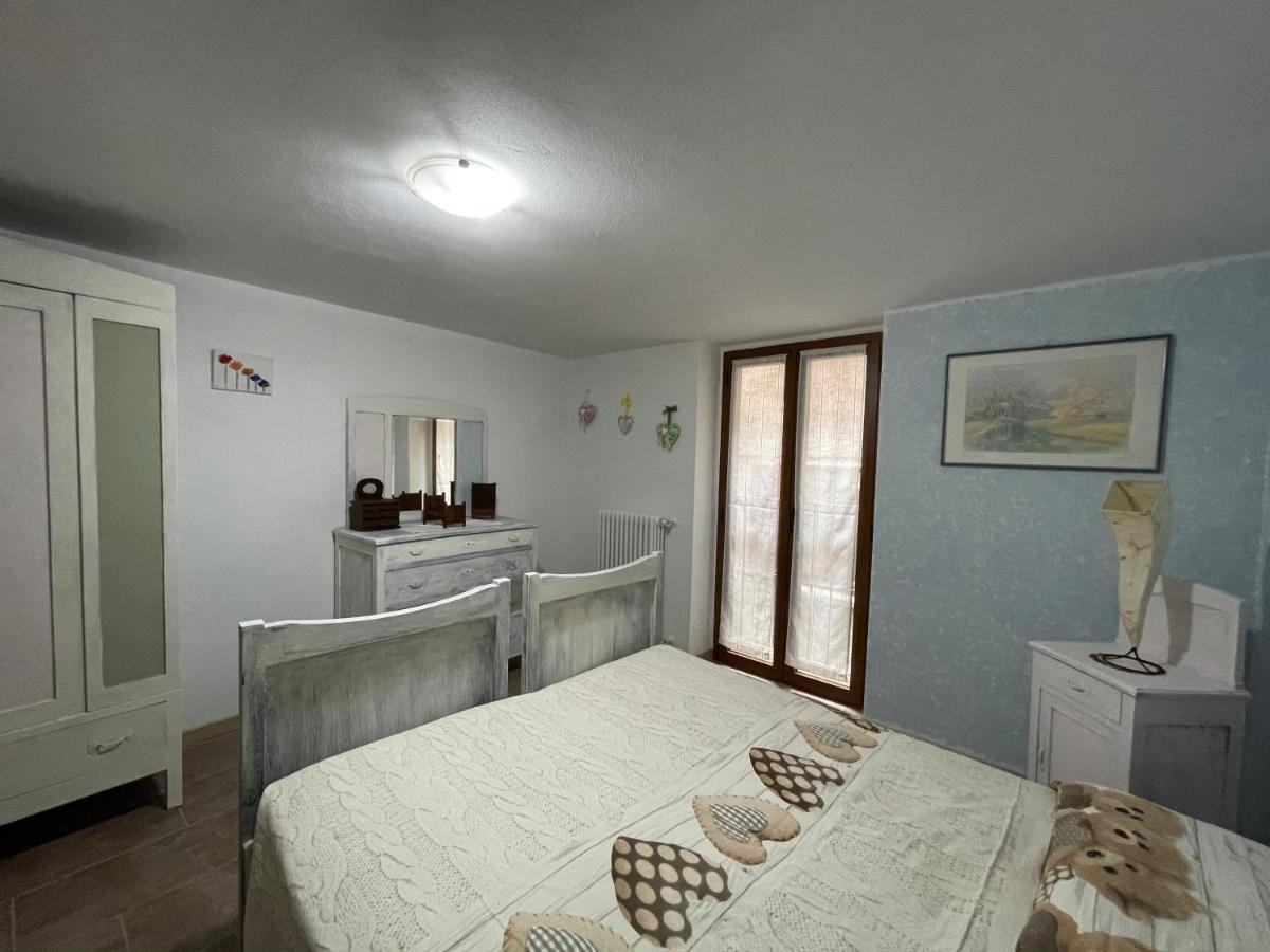 La Casa Di Pucci Nel Borgo Affrescato Di Parlasco Cortenova Exterior photo