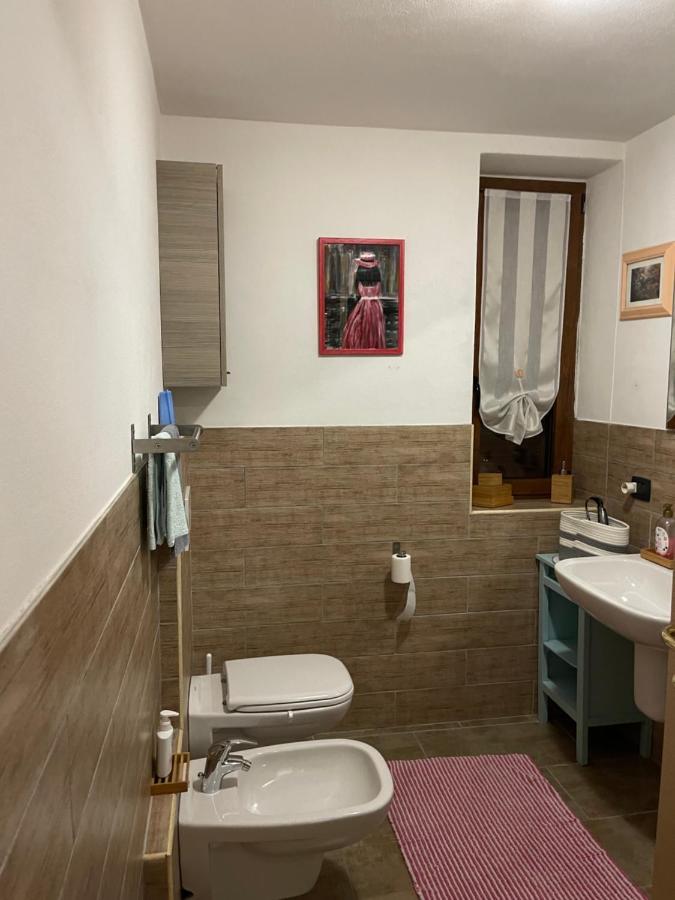 La Casa Di Pucci Nel Borgo Affrescato Di Parlasco Cortenova Exterior photo