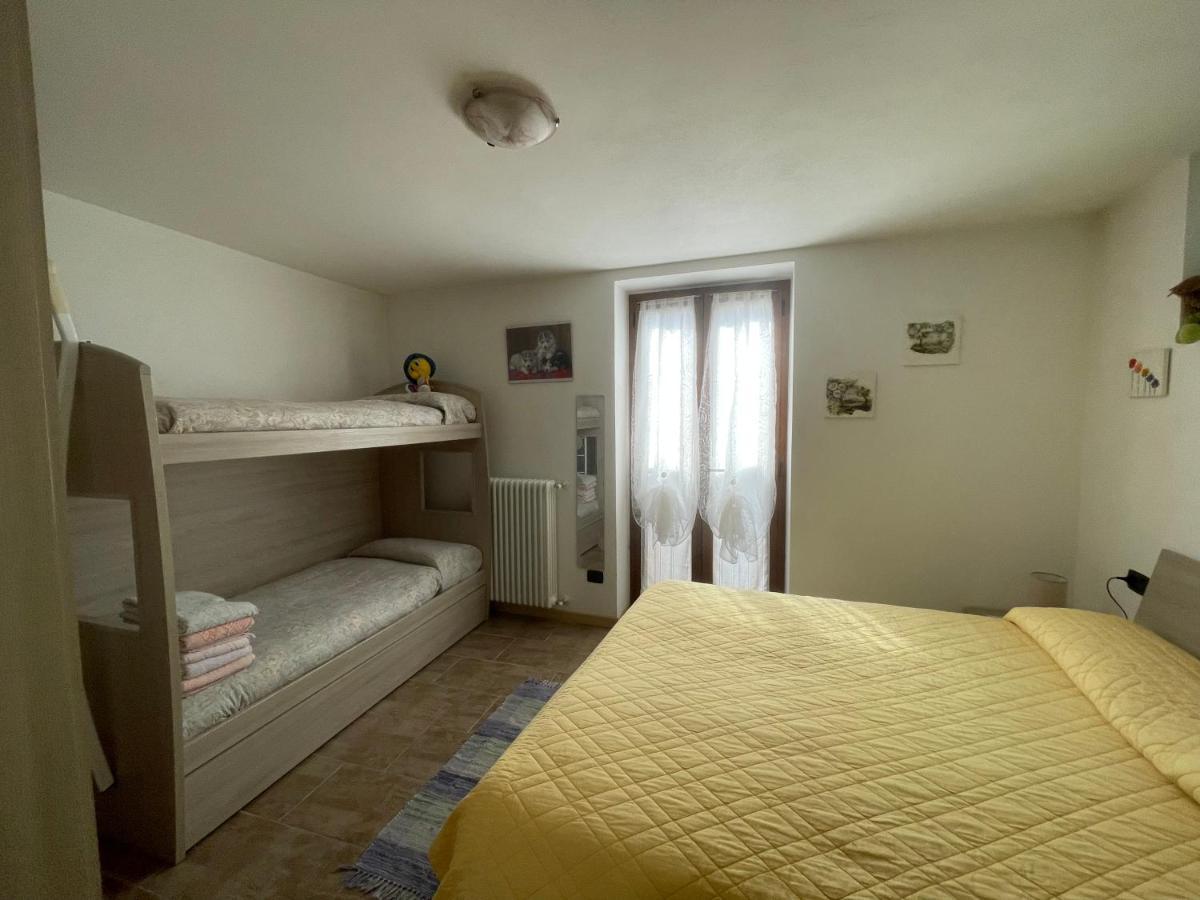 La Casa Di Pucci Nel Borgo Affrescato Di Parlasco Cortenova Exterior photo